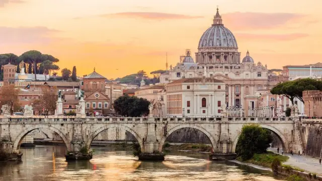 بسیاری از بناهای رومی بسیار بیشتر از حکومتی که آن‌ها را ساخت دوام آورده‌اند