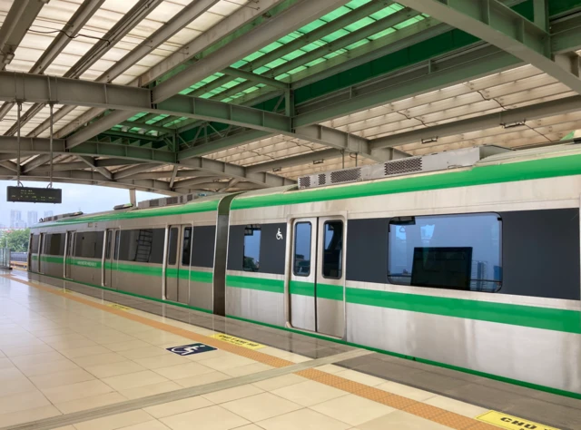 Tàu có tốc độ tối đa lên đến 80km/ giờ.