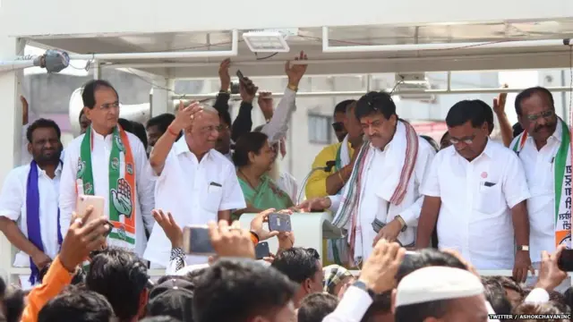 'माझं पक्षात कुणी ऐकत नसून मी हतबल आहे,' असं अशोक चव्हाण एका फोनकॉलदरम्यान कथितरीत्या म्हणाले होते.