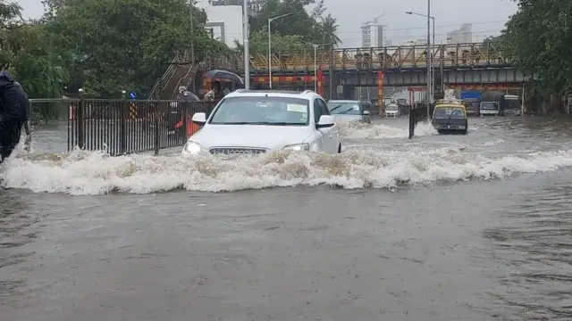 मुंबई, पाऊस, मान्सून, वाहतूक व्यवस्था, निसर्ग