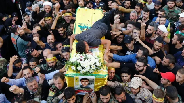 Halep'te ölen bir Hizbullah militanının cenaze töreni