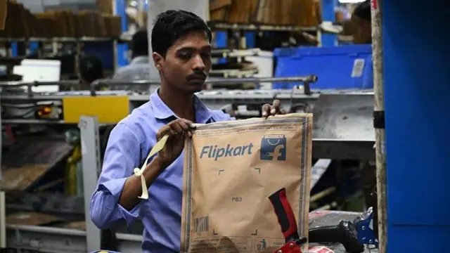  तज्ज्ञांच्या मते, कर सवलत आणि सरकारी नोकरीतील वेतन वाढल्यामुळे भारताच्या अर्थव्यवस्थेला गती मिळू शकते.
