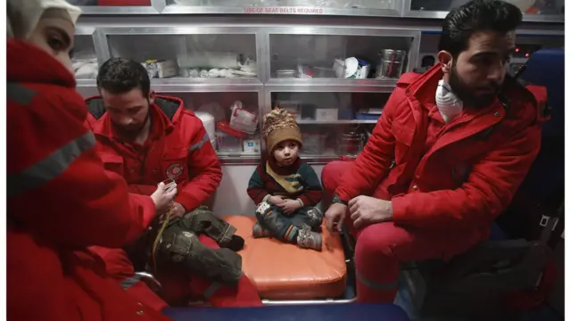 أجلي نحو 12 طفلاً من الغوطة الشرقية الأربعاء بعد إجلاء نحو 4 أطفال مساء الثلاثاء.