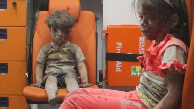 Омран и раненая девочка