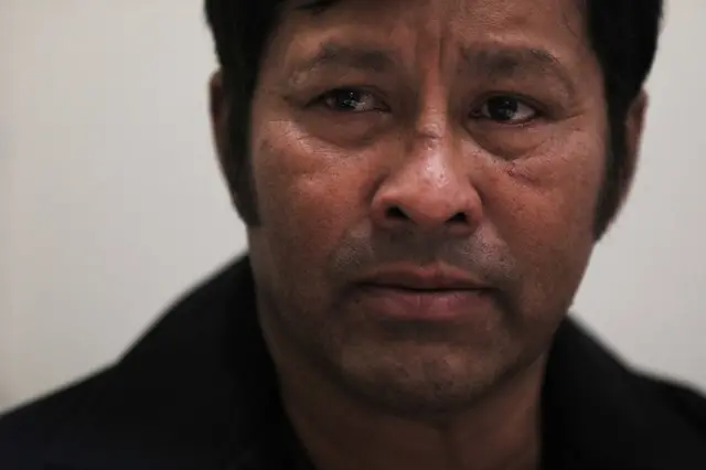 วีรโรจน์ สุขหน้าไม้