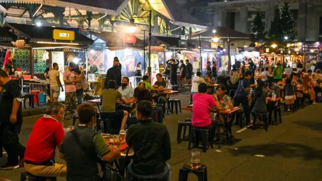 Singapore đã kiểm soát khá thành công dịch Covid và mở cửa trở lại