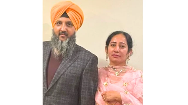 ਪਰਮਜੀਤ ਸਿੰਘ ਆਪਣੀ ਪਤਨੀ ਨਾਲ