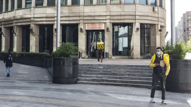 курьеры у "Кофемании"
