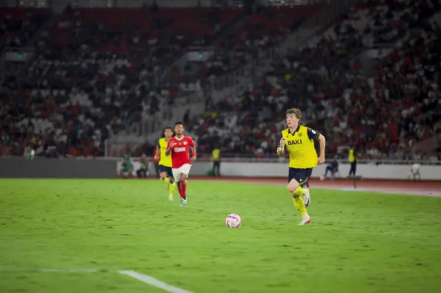 Sejak mengenakan seragam timnas Indonesia, Ole Romeny telah mencetak tiga gol penting yang membawa Garuda melangkah ke putaran keempat Kualifikasi Piala Dunia 2006 zona Asia.