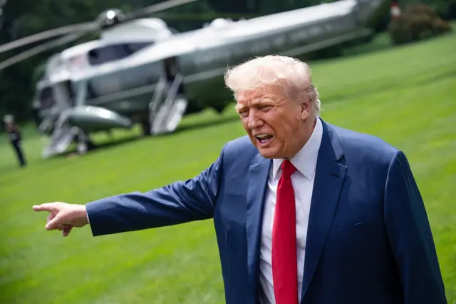 Министр ВМС США Джон Филан утверждает, что Дональд Трамп настолько увлечен идеей возрождения американского флота, что  говорил ему: „судостроение, судостроение, судостроение”