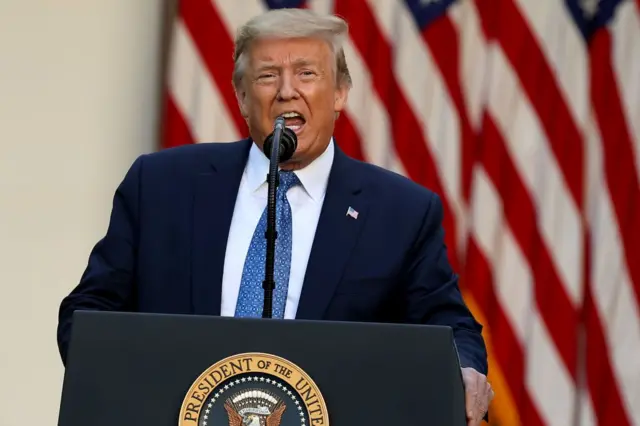 El presidente de EE. UU., Donald Trump, hace una declaración a la prensa en el Jardín de las Rosas sobre la restauración de la “ley y el orden” tras las protestas en la Casa Blanca el 01 de junio de 2020 en Washington, DC. (Foto de Chip Somodevilla/Getty Images)