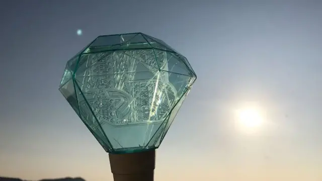 Jonghyun fans take comfort in 'pearl aqua Moon' images