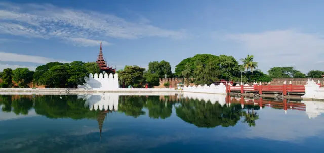 ၁၉ ရာစုလယ်က မန္တလေးကျုံးနဲ့ နန်းမြို့ရိုး