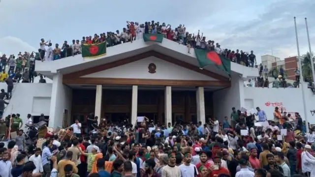 গণআন্দোলনের মুখে ২০২৪ সালের পাঁচই অগাস্ট শেখ হাসিনা সরকারের পতন ঘটে