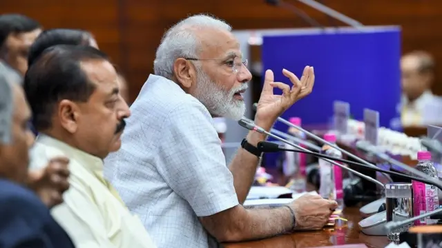 नरेंद्र मोदी