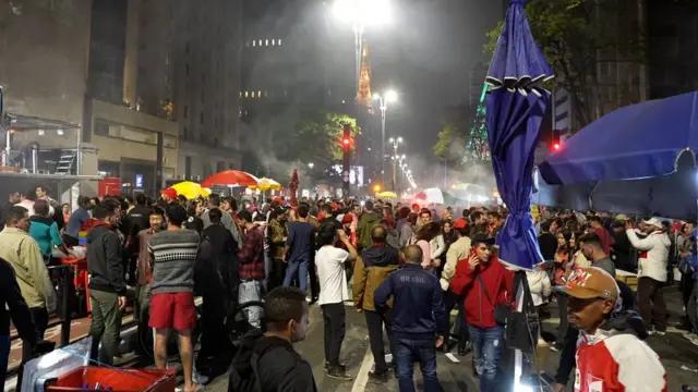 Apoiadores de Lula reunidos na avenida Paulista