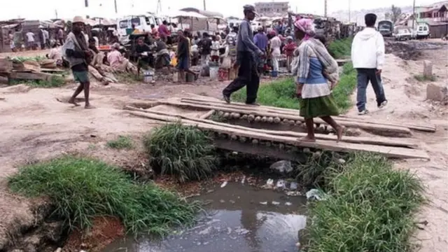 Madagascar est en proie presque chaque année à la peste, qui apparait généralement de septembre à avril.
