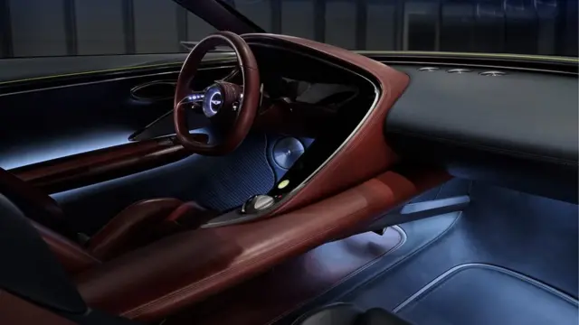 در ساخت داخل ماشین از چرم‌های دور ریخته شده کارخانه استفاده شده است