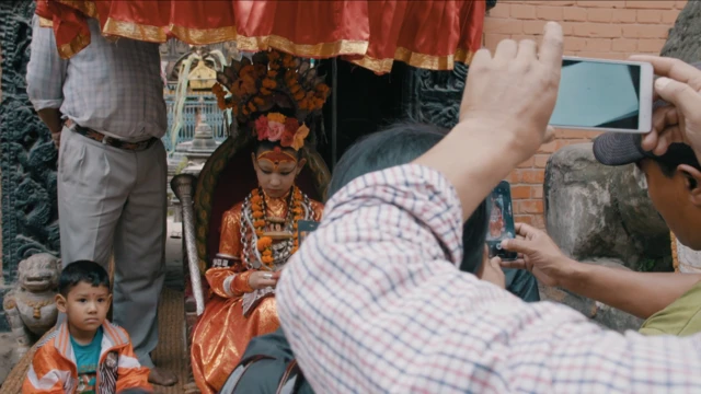 مسئولیت اصلی کوماری، حفاظت از شهر و کشور است و در کل کشور، فقط ۳ کوماری رسمی وجود دارد. مورخین بر این باورند که این سنت، از قرن دوازدهم، توسط بودایی ها شروع شد.