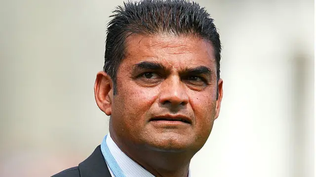 ઓલરાઉન્ડર દીપક પટેલની ખ્યાતિ એક ઉમદા બૅટ્સમૅન તરીકેની હતી પરંતુ સાથે તેમની બેટિંગમાં એક ખામી હતી અને તે હતી સાતત્યનો અભાવ