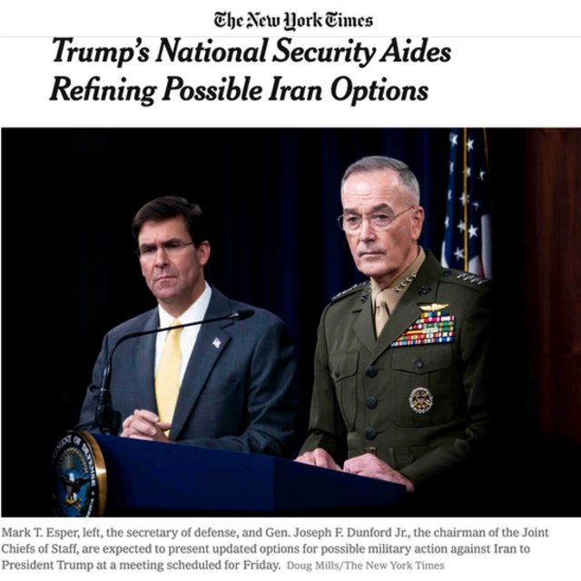 نیویورک تایمز گزارش کرده که مقام‌های نظامی آمریکا چون ژنرال دانفورد (راست) و مایک اسپر (چپ) فهرستی درخواستی آقای ترامپ را روز جمعه به جلسه کمیته امنیت‌ملی کاخ‌سفید خواهند برد