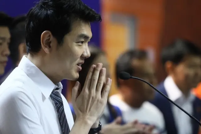 ปิยบุตร แสงกนกกุล