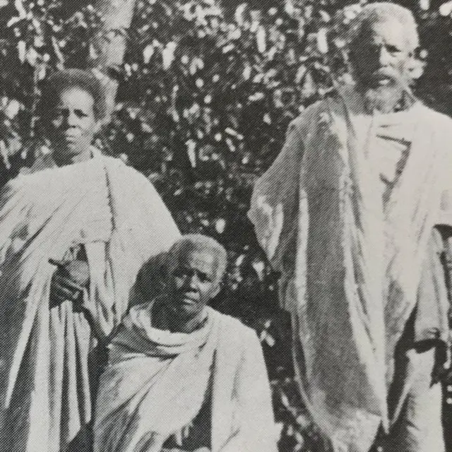 ጸጋም ኣስቴር ጋኖ (መሳርሕቶም) - ሊድያ (ካልአይቲ በዓልቲ ቤቶም) - ኦኖሲሞስ