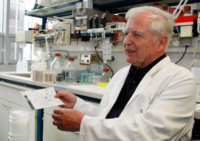 Харальд цур Хаузен, немец окумуштуусу, Нобель сыйлыгынын ээси 