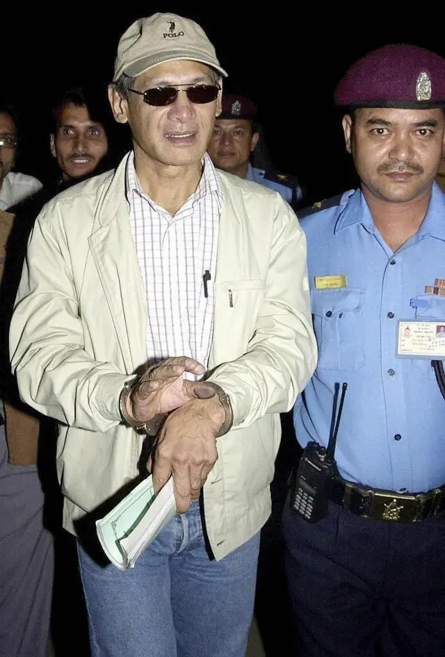 किरण बेदी यांनी चार्ल्सला तिहारमधील आपल्या लीगल सेलला लागून असलेली खोली देऊ केली होती. 