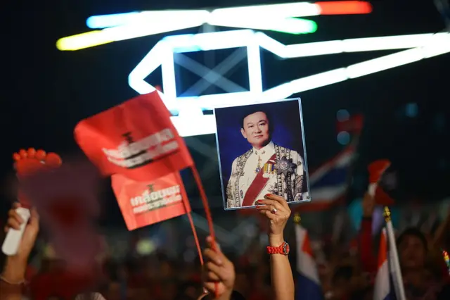 ရှပ်နီ ရှပ်ဝါ ဆန္ဒပြပွဲတွေအတွင်း သက်ဆင်ကိုထောက်ခံသူတွေကို ၂၀၁၄ ခုနှစ်တုန်းကတွေ့ရတာဖြစ်ပါတယ်