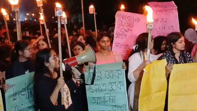 আন্দোলনকারী শিক্ষার্থীরা