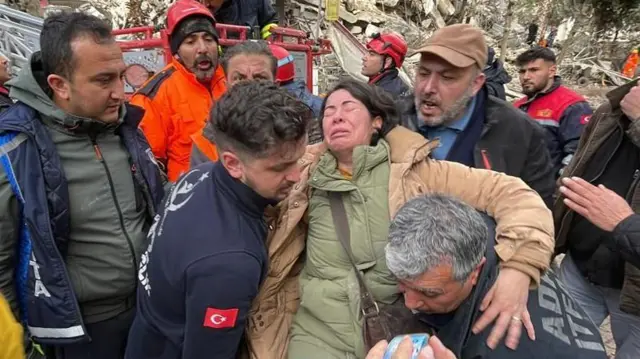 প্রাণে বেঁচে যাওয়া একজন।