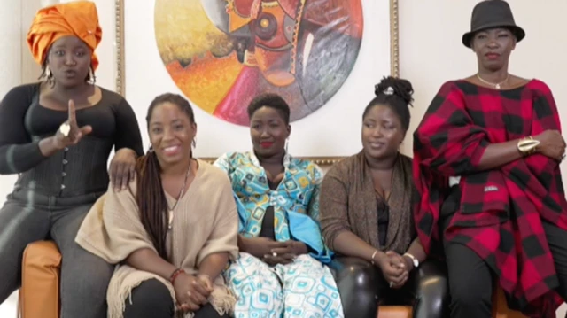 Jigeen Ñi baririmba indirimbo ndangamuco, ariko n’imvamahanga, cane cane za Africa, barazishobora.