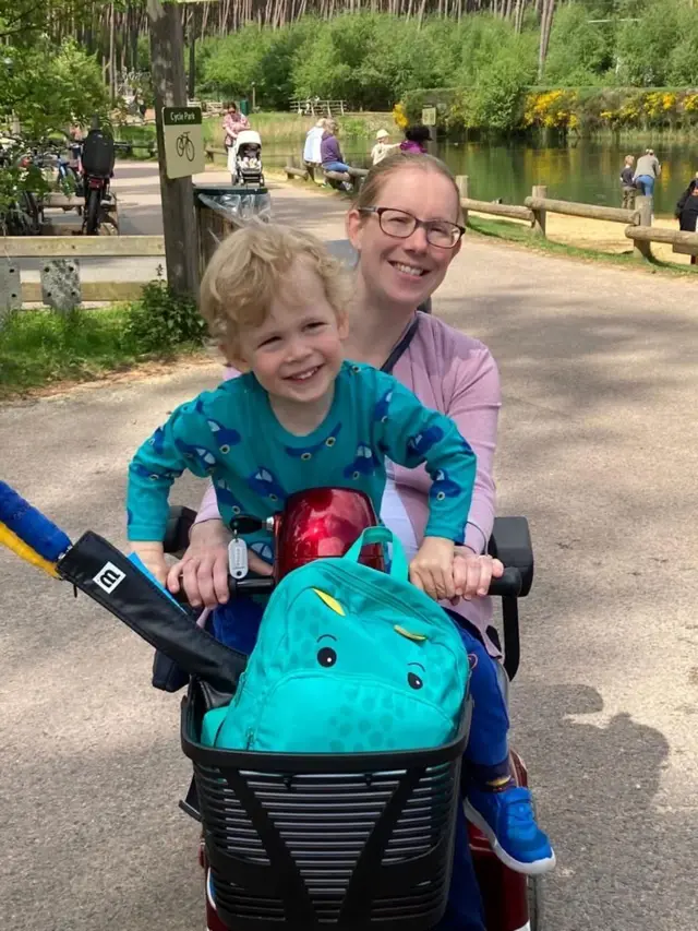 ርብቃ ወዳ ሓቚፋ