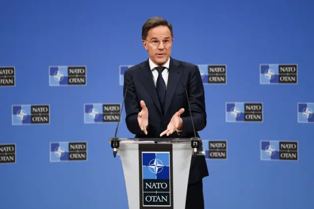 NATO Genel Sekreteri Mark Rutte, Brüksel'de gazetecilere yaptığı açıklamada, "Bunun gerçekten yeni olan yanı, ilk kez Arktik Bölgesi'nde yaptığımız her şeyi tek bir komuta altında bir araya getirecek olmamız" dedi.