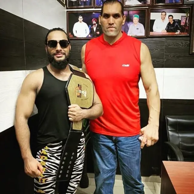 ग्रेट खली के साथ बादशाह खान.