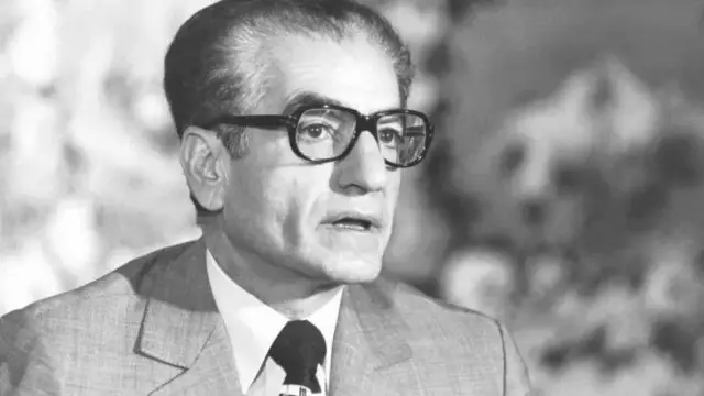 रज़ा शाह पहलवी की तस्वीर