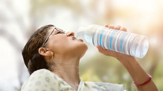 குழந்தைகள், பெரியவர்களை பாதிக்கும் நீரிழப்பு