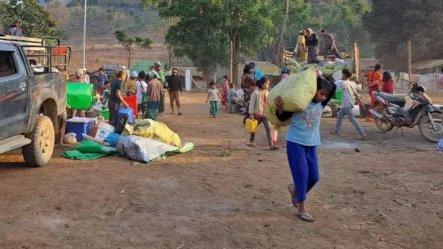 ကရင်နီပြည်နယ်၊ စစ်ကြောင်းထိုး၊ စစ်ရှောင်တွေနေရာပြောင်း