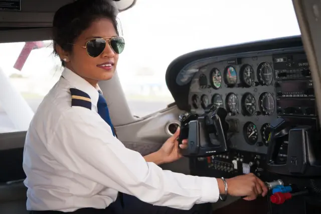 Mujer piloto.