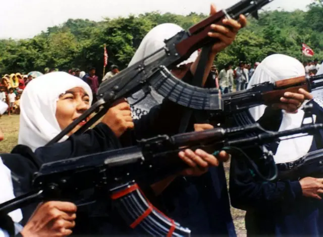GAM'ın silahlı kadın üyeleri