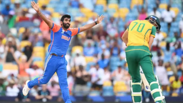  பும்ராவின் பந்துவீச்சு