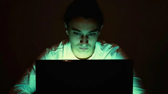 Ишенгүл: Былтыр парламенттик шайлоо болоордо элдин баары жек көргөн бир кишинин партиясынан сунуш түштү. Акчасы дагы жакшы экен...