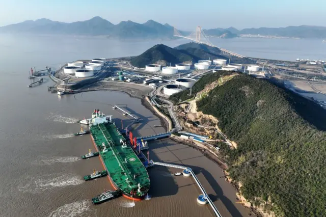 Imagem aérea do terminal petrolífero do portosport sub 20 x goiás sub 20Zhoushan