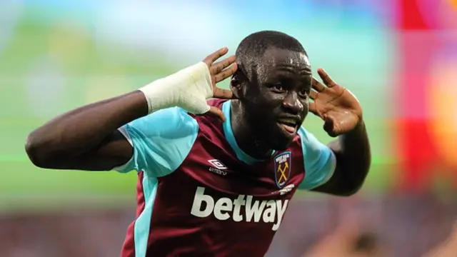 kiungo wa kati wa West Ham na Senegal Cheikhou Kouyate, 28