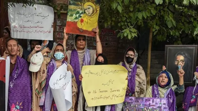 पाकिस्तानात घरच्या इज्जतीसाठी मुलींची हत्या करणे हा एक अत्यंत गंभीर मुद्दा राहिला आहे.