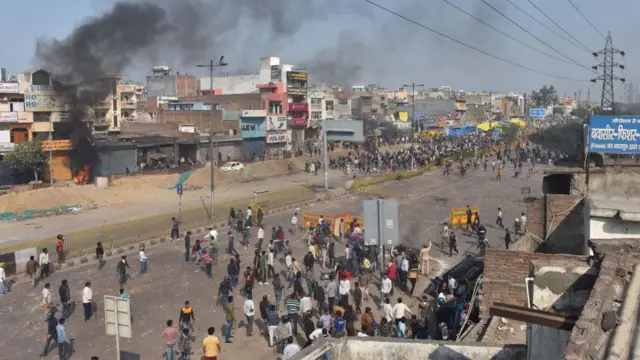 দিল্লিতে সোমবারের সংঘর্ষ