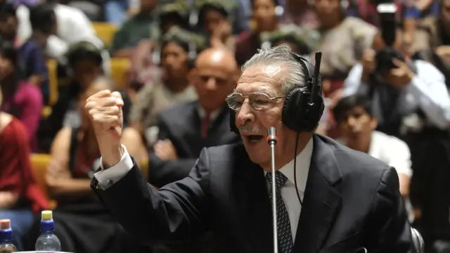 Efraín Ríos Montt durante su juicio por genocidio.