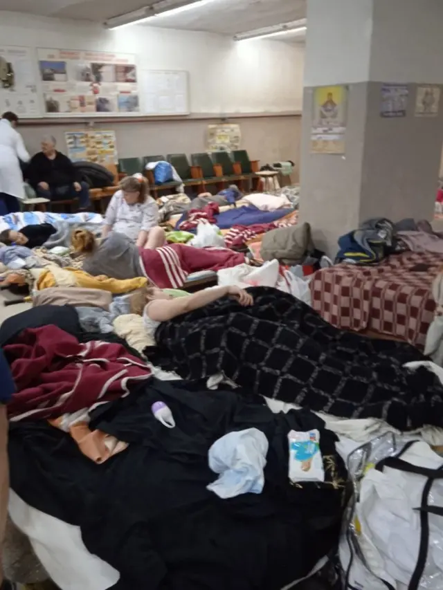 У бомбосховищі 