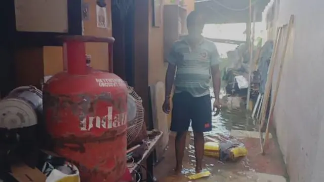 சென்னையிலிருந்து துண்டிக்கப்பட்ட புறநகர் மக்கள் 